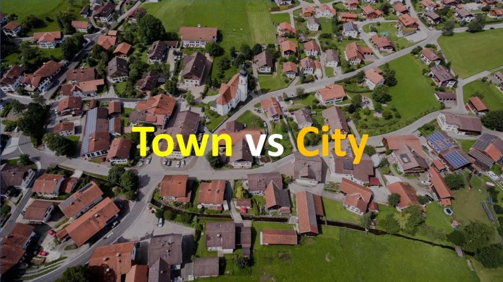 Разница между Town и City